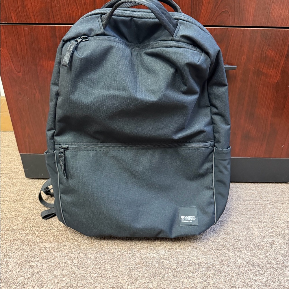 Lululemon Double-Zip Backpack 22L